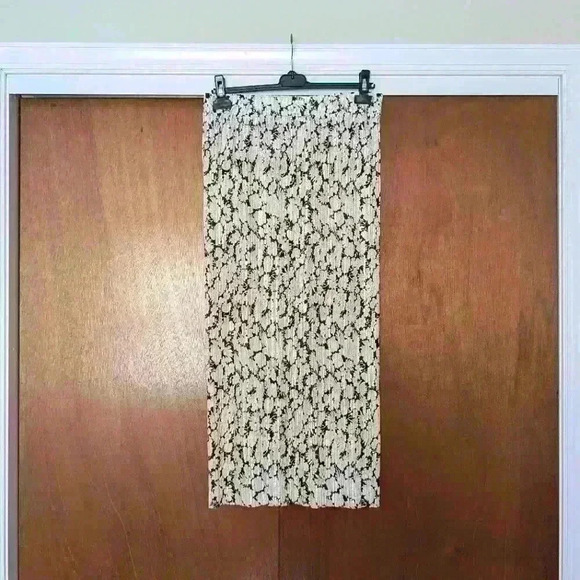 ASOS Brand New Floral Daisy Pleated Elasticated Summer Skirt Size 12 - Picture 1 of 6